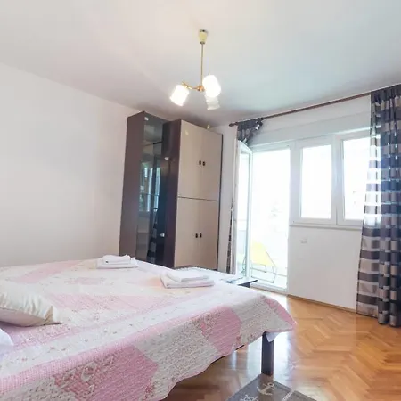 Buto Br. 1 Apartamento *